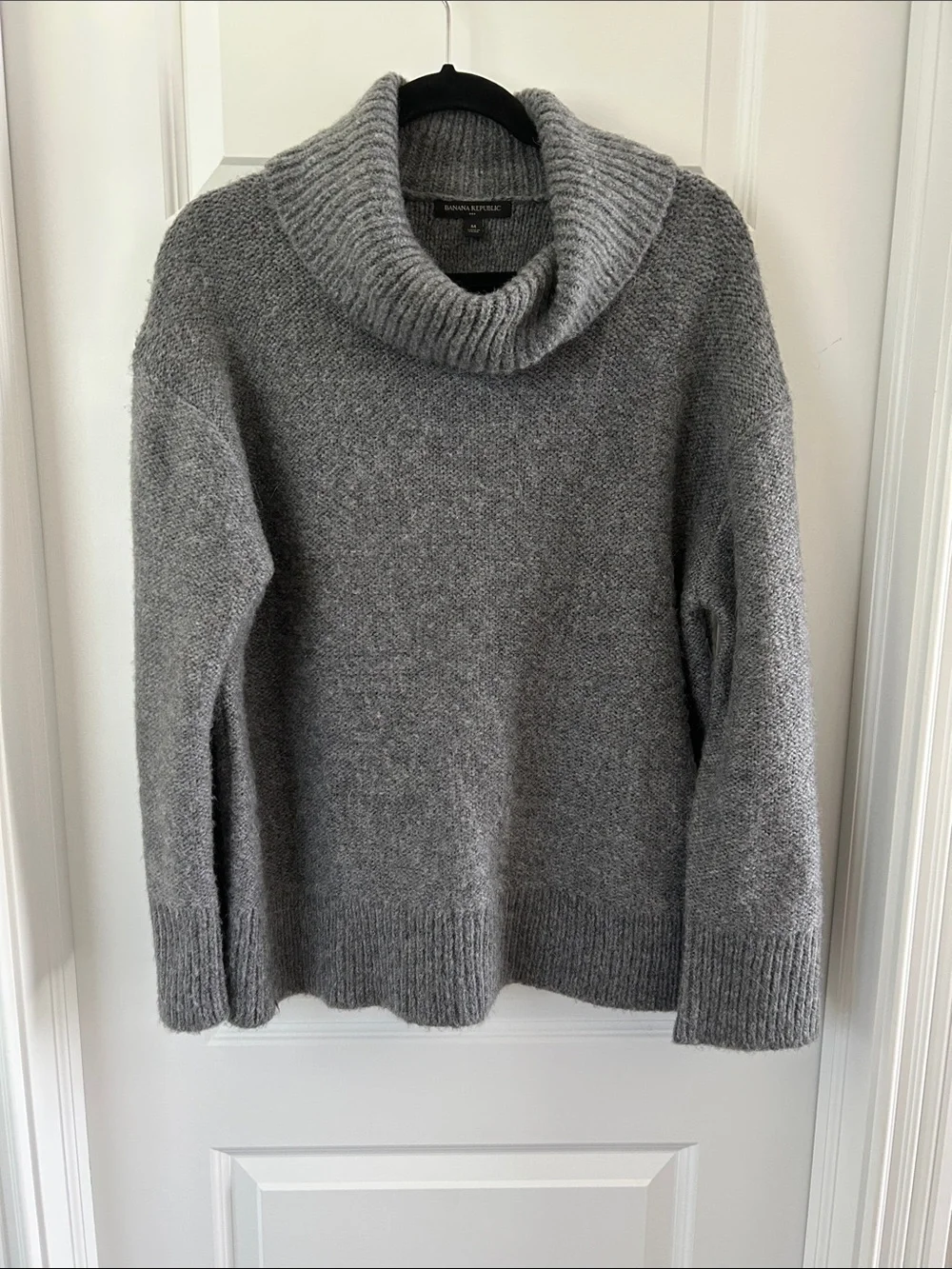Banana Republic Gray women’s size M Cozy Cowl-Neck Sweater